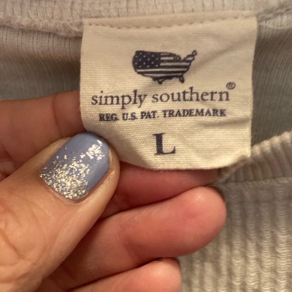 Great Simply Southern sweatshirt!! Good condition size Large. - Picture 3 of 4